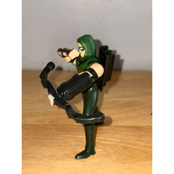 Green Arrow Action Figure By McDonalds 2016 DC Comics 3" Collectible With Bow - Picture 2 of 6